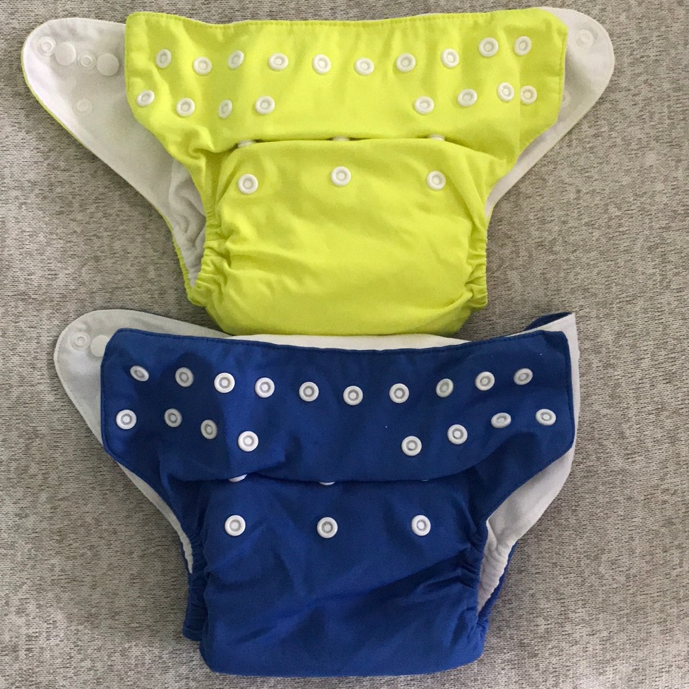 2 pack Alva cloth diaper covers w inserts